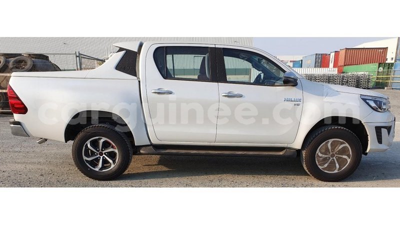 Big with watermark toyota hilux conakry import dubai 4051