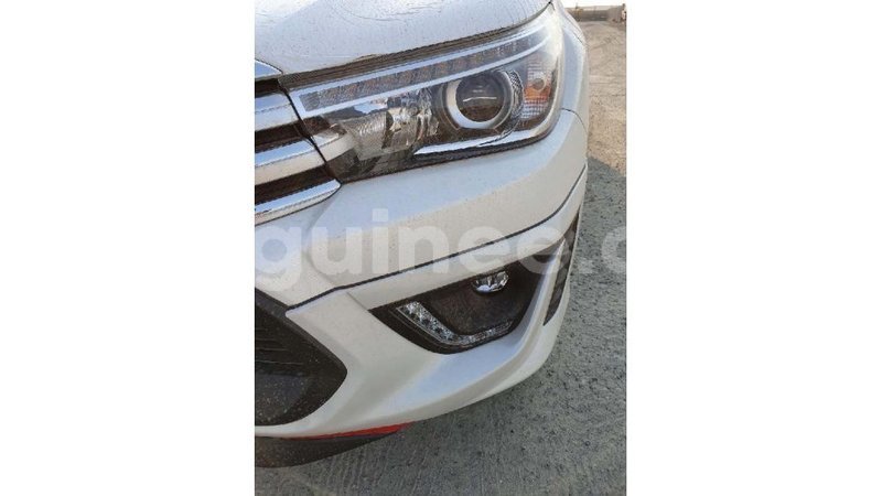 Big with watermark toyota hilux conakry import dubai 4051