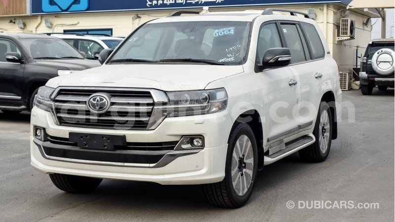 Big with watermark toyota land cruiser conakry import dubai 4052