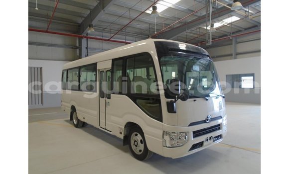 Acheter Import Voiture Abarth 595 Blanc à Import - Dubai, Conakry