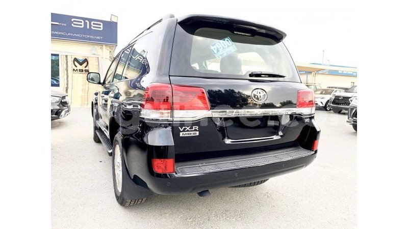 Big with watermark toyota land cruiser conakry import dubai 4063