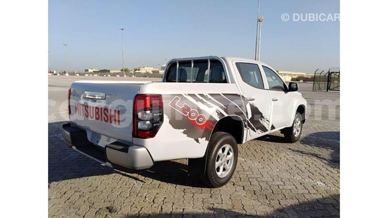 Big with watermark mitsubishi l200 conakry import dubai 4076