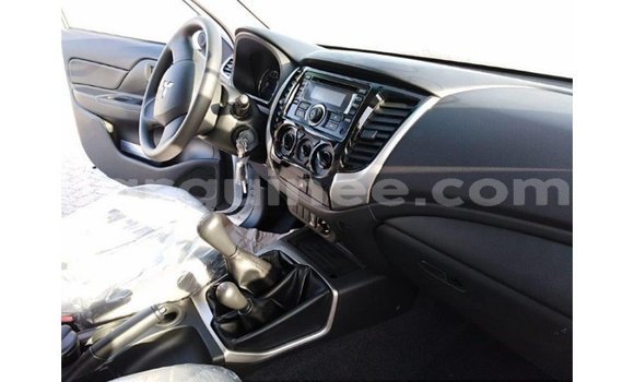 Acheter Import Voiture Mitsubishi L200 Blanc à Import - Dubai, Conakry Acheter Import Voiture Mitsubishi L200 Blanc à Import - Dubai, Conakry