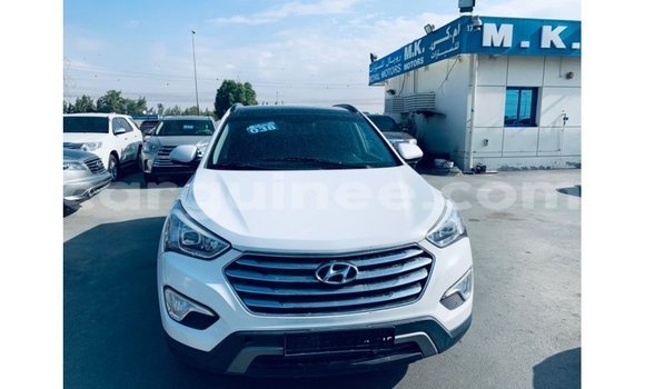 Buy Import Hyundai Santa Fe White Car in Import - Dubai in Conakry Buy Import Hyundai Santa Fe White Car in Import - Dubai in Conakry