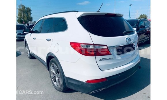 Buy Import Hyundai Santa Fe White Car in Import - Dubai in Conakry Buy Import Hyundai Santa Fe White Car in Import - Dubai in Conakry