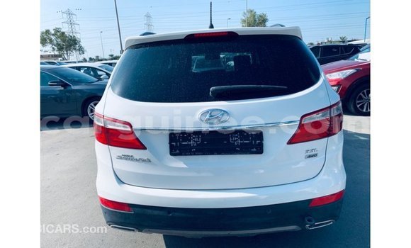 Buy Import Hyundai Santa Fe White Car in Import - Dubai in Conakry Buy Import Hyundai Santa Fe White Car in Import - Dubai in Conakry
