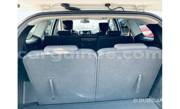 Buy Import Hyundai Santa Fe White Car in Import - Dubai in Conakry Buy Import Hyundai Santa Fe White Car in Import - Dubai in Conakry