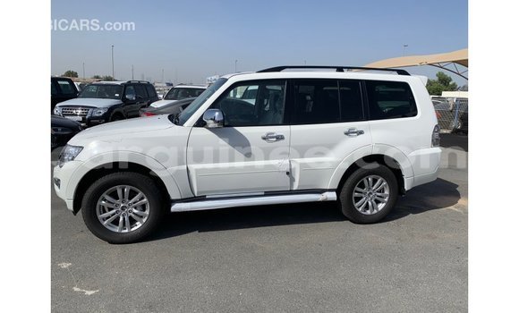 Buy Import Mitsubishi Pajero White Car in Import - Dubai in Conakry Buy Import Mitsubishi Pajero White Car in Import - Dubai in Conakry