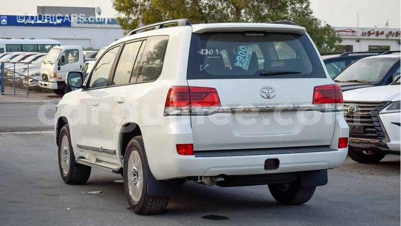 Big with watermark toyota land cruiser conakry import dubai 4083