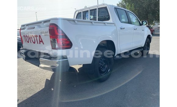 Buy Import Toyota Hilux White Car in Import - Dubai in Conakry Buy Import Toyota Hilux White Car in Import - Dubai in Conakry