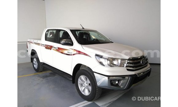 Acheter Import Voiture Toyota Hilux Blanc à Import - Dubai, Conakry Acheter Import Voiture Toyota Hilux Blanc à Import - Dubai, Conakry