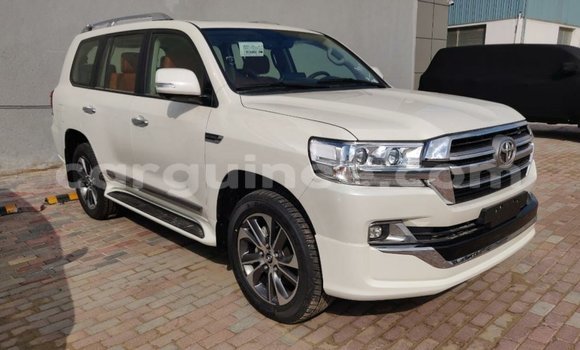 Acheter Import Voiture Toyota Land Cruiser Blanc à Import - Dubai, Conakry Acheter Import Voiture Toyota Land Cruiser Blanc à Import - Dubai, Conakry