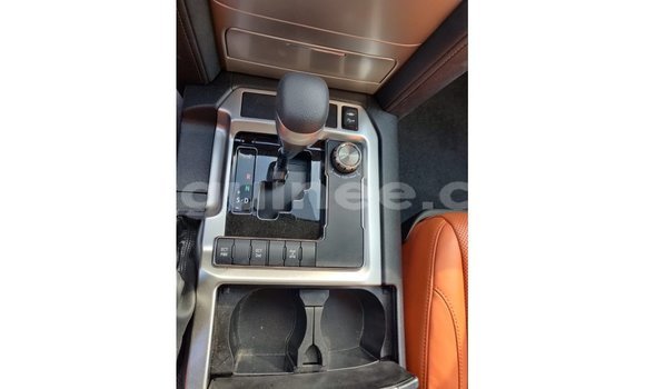 Acheter Import Voiture Toyota Land Cruiser Blanc à Import - Dubai, Conakry Acheter Import Voiture Toyota Land Cruiser Blanc à Import - Dubai, Conakry