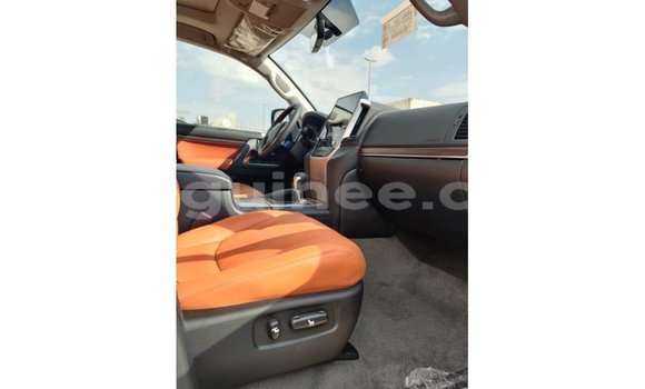 Acheter Import Voiture Toyota Land Cruiser Blanc à Import - Dubai, Conakry Acheter Import Voiture Toyota Land Cruiser Blanc à Import - Dubai, Conakry