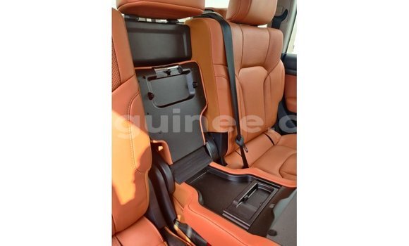 Acheter Import Voiture Toyota Land Cruiser Blanc à Import - Dubai, Conakry Acheter Import Voiture Toyota Land Cruiser Blanc à Import - Dubai, Conakry