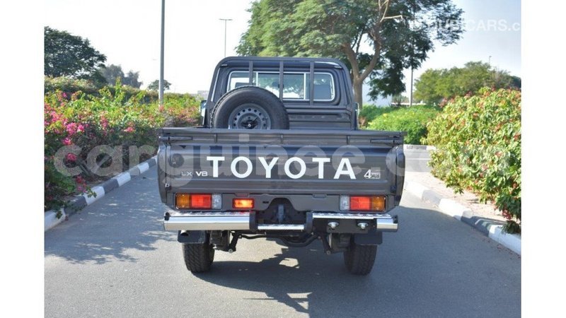 Big with watermark toyota land cruiser conakry import dubai 4093