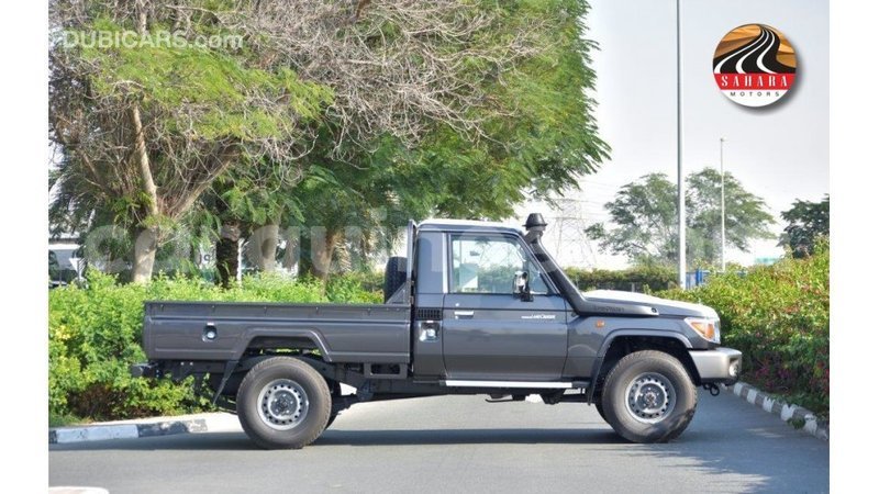 Big with watermark toyota land cruiser conakry import dubai 4093