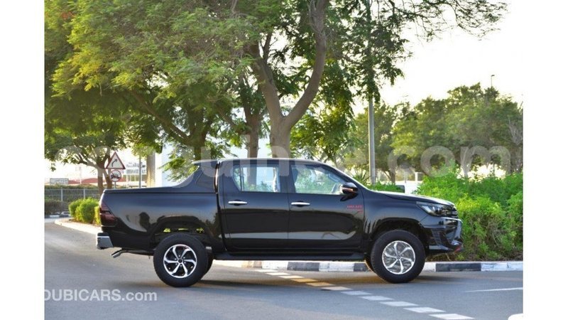 Big with watermark toyota hilux conakry import dubai 4096