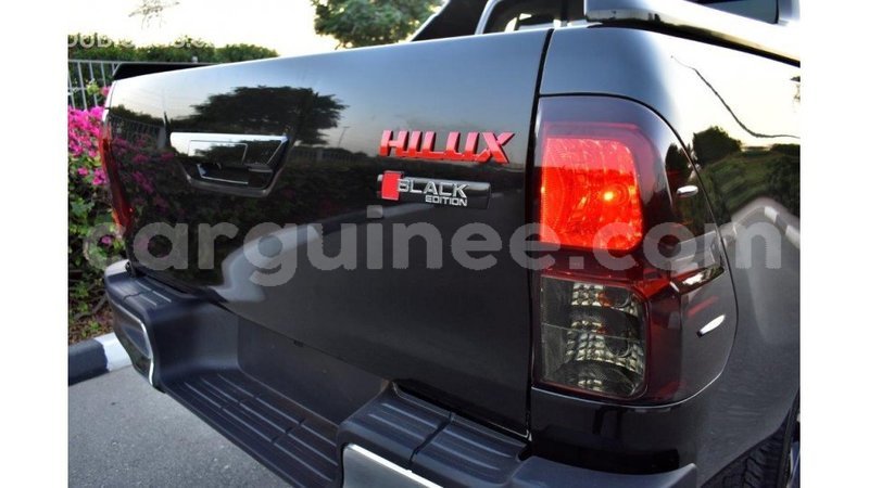 Big with watermark toyota hilux conakry import dubai 4096