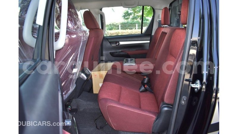 Big with watermark toyota hilux conakry import dubai 4096