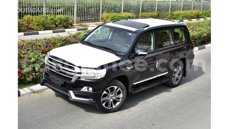 Big with watermark toyota land cruiser conakry import dubai 4098