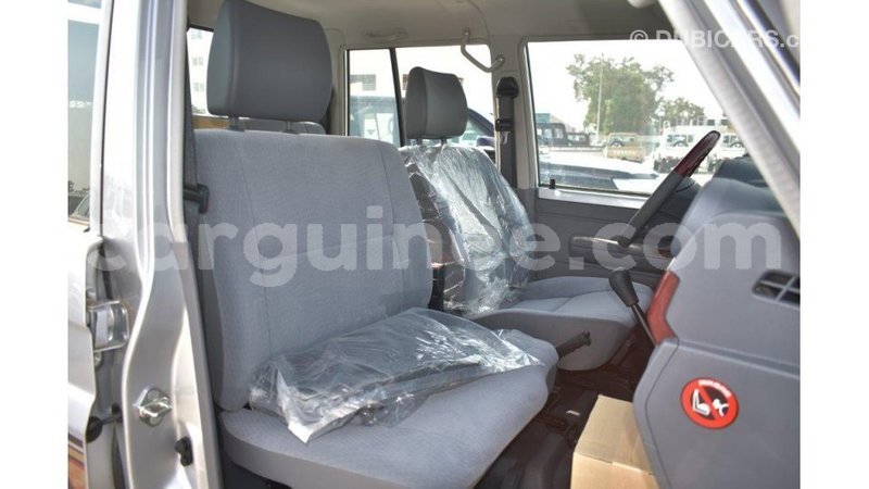 Big with watermark toyota land cruiser conakry import dubai 4099