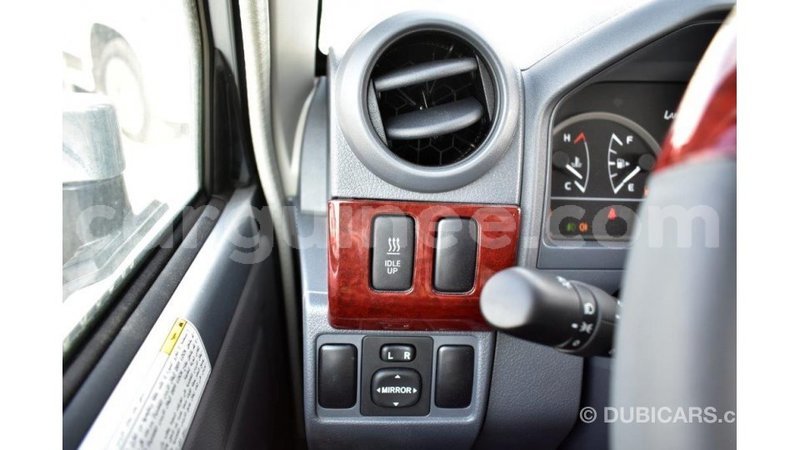 Big with watermark toyota land cruiser conakry import dubai 4099