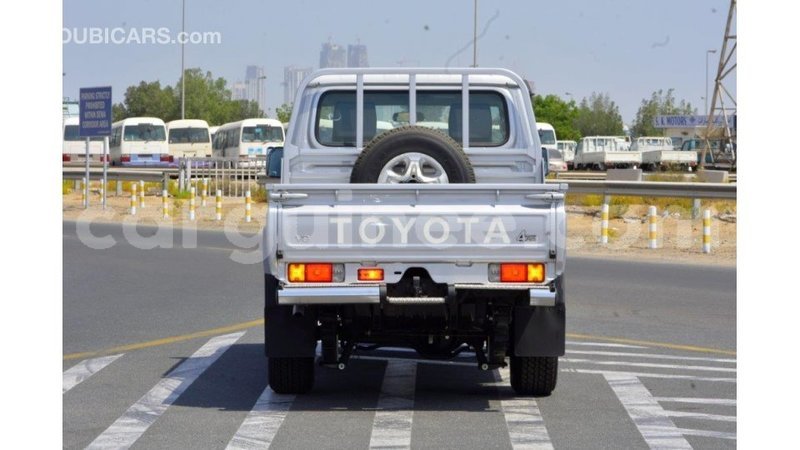 Big with watermark toyota land cruiser conakry import dubai 4099