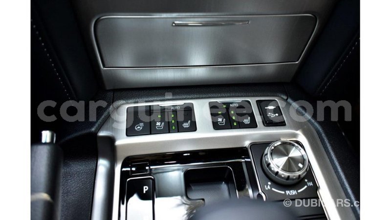 Big with watermark toyota land cruiser conakry import dubai 4101
