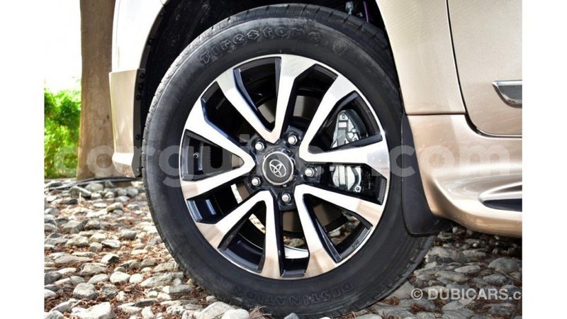 Big with watermark toyota land cruiser conakry import dubai 4101