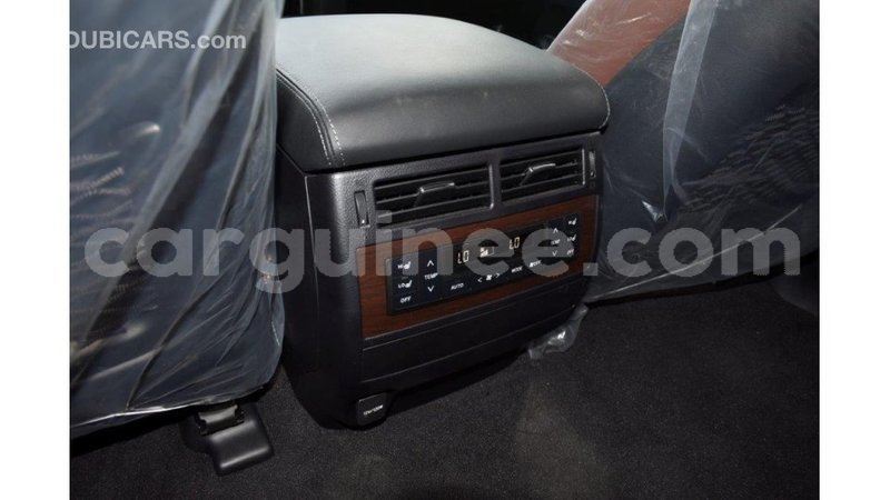 Big with watermark toyota land cruiser conakry import dubai 4101