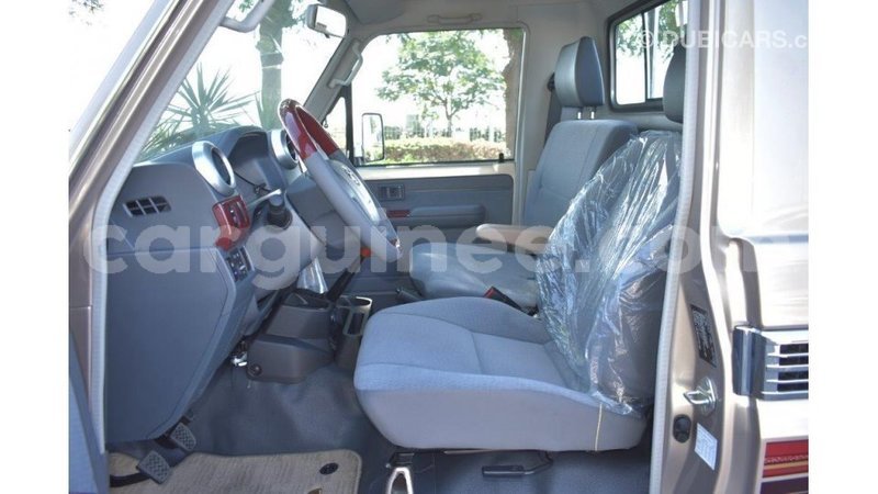 Big with watermark toyota land cruiser conakry import dubai 4102