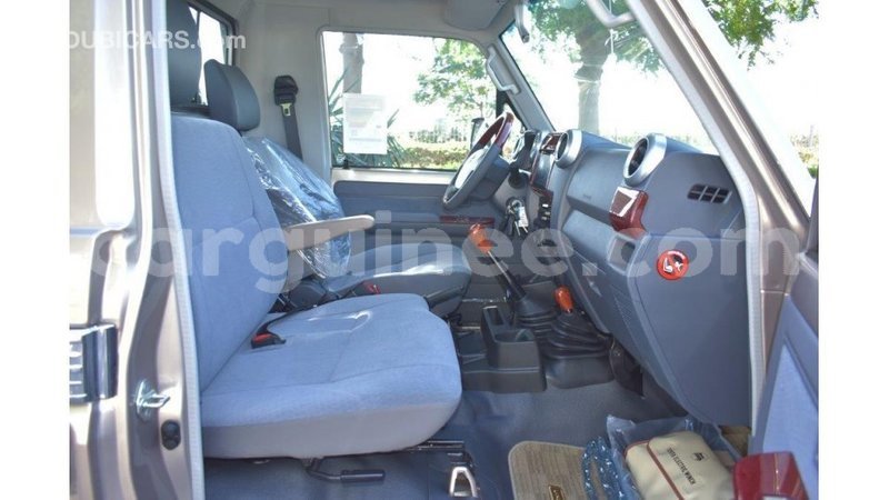 Big with watermark toyota land cruiser conakry import dubai 4102