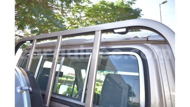 Big with watermark toyota land cruiser conakry import dubai 4102