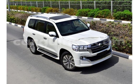 Buy Import Toyota Land Cruiser White Car in Import - Dubai in Conakry Buy Import Toyota Land Cruiser White Car in Import - Dubai in Conakry