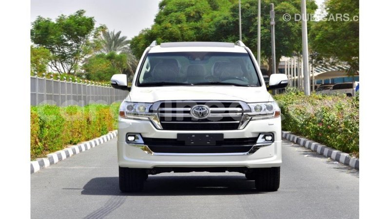 Big with watermark toyota land cruiser conakry import dubai 4105