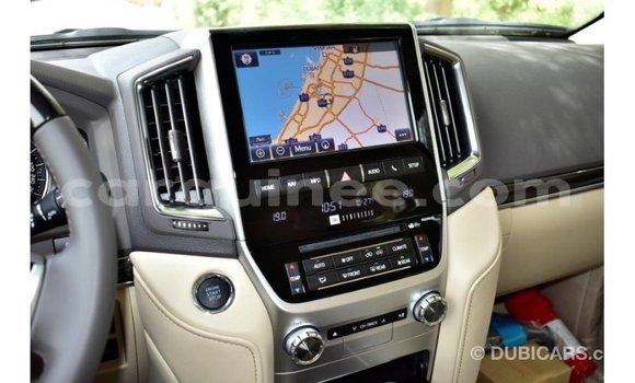 Buy Import Toyota Land Cruiser White Car in Import - Dubai in Conakry Buy Import Toyota Land Cruiser White Car in Import - Dubai in Conakry
