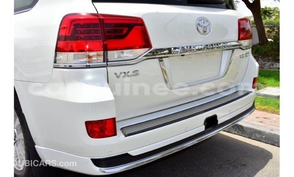 Buy Import Toyota Land Cruiser White Car in Import - Dubai in Conakry Buy Import Toyota Land Cruiser White Car in Import - Dubai in Conakry