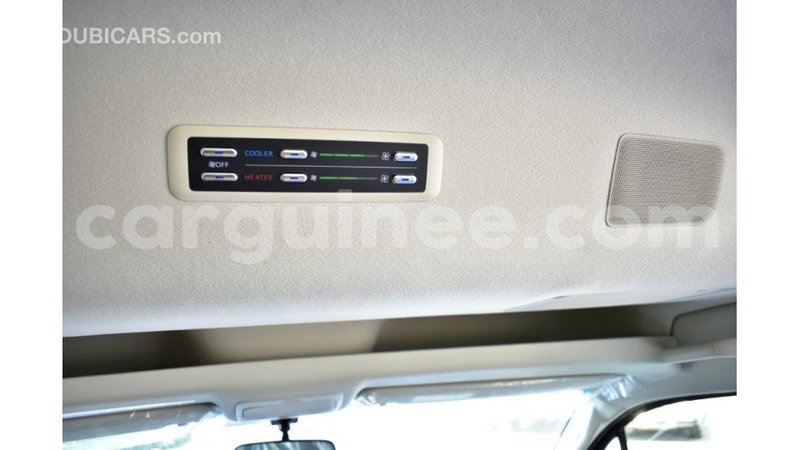 Big with watermark toyota hiace conakry import dubai 4106