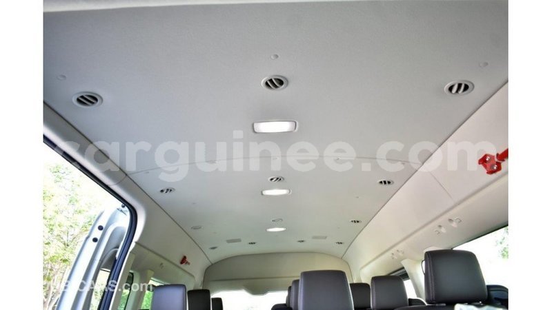 Big with watermark toyota hiace conakry import dubai 4106