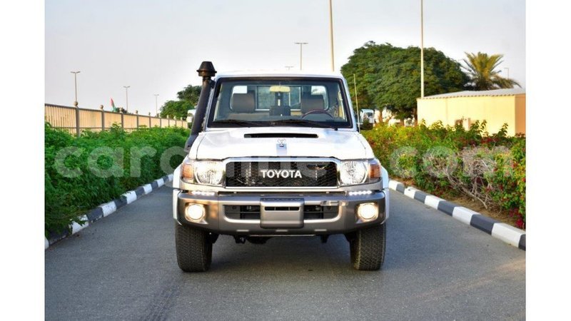 Big with watermark toyota land cruiser conakry import dubai 4107