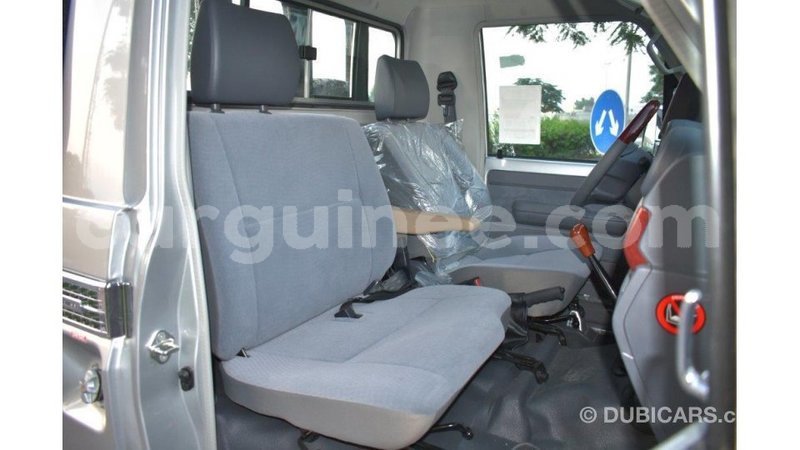 Big with watermark toyota land cruiser conakry import dubai 4107