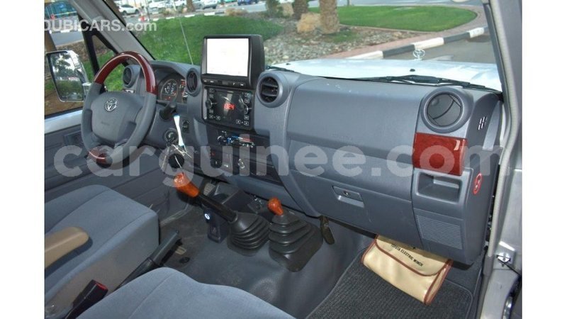 Big with watermark toyota land cruiser conakry import dubai 4107