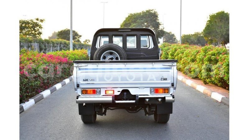 Big with watermark toyota land cruiser conakry import dubai 4107