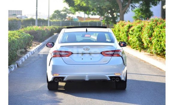Buy Import Toyota Camry White Car in Import - Dubai in Conakry Buy Import Toyota Camry White Car in Import - Dubai in Conakry