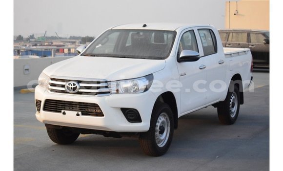 Medium with watermark toyota hilux conakry import dubai 4115