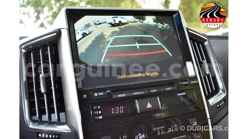 Big with watermark toyota land cruiser conakry import dubai 4118