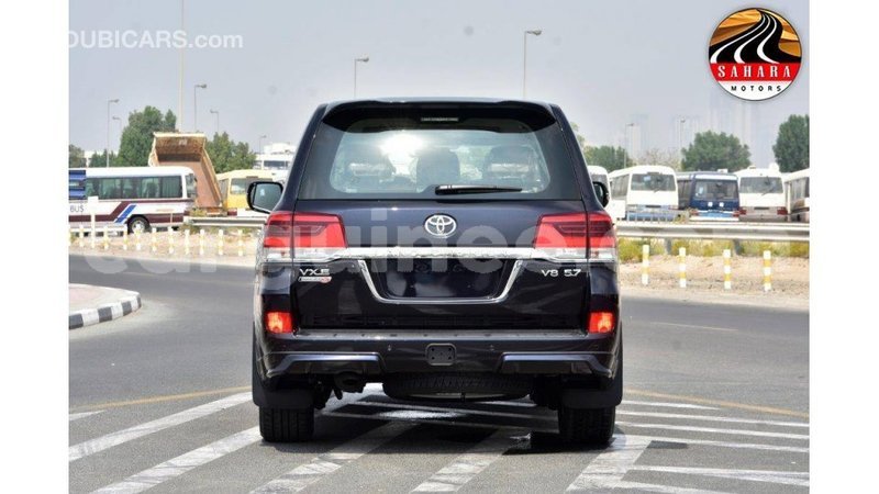 Big with watermark toyota land cruiser conakry import dubai 4118
