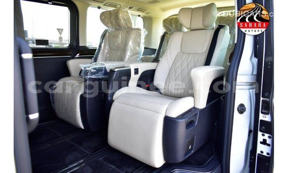 Buy Import Toyota Granvia White Car in Import - Dubai in Conakry Buy Import Toyota Granvia White Car in Import - Dubai in Conakry