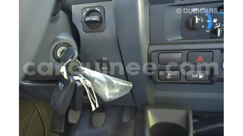 Big with watermark toyota land cruiser conakry import dubai 4121